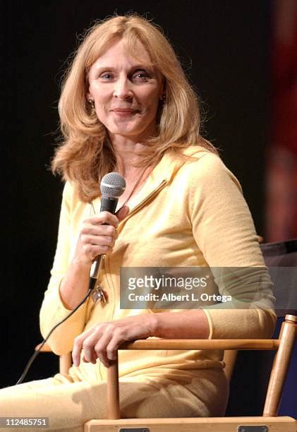 688 Gates Mcfadden Photos & High Res。